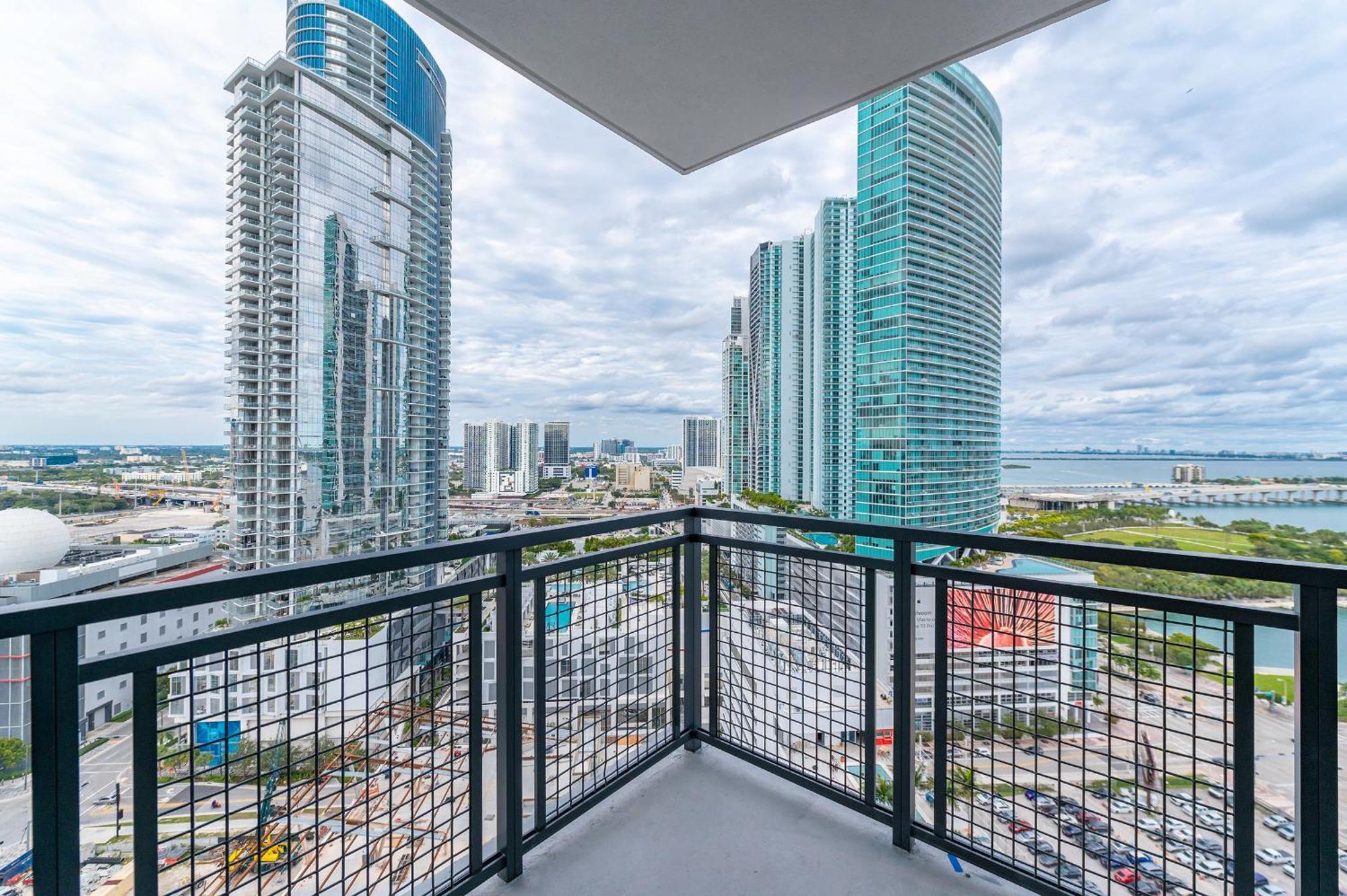Global Luxury Suites Miami Worldcenter 客房 照片